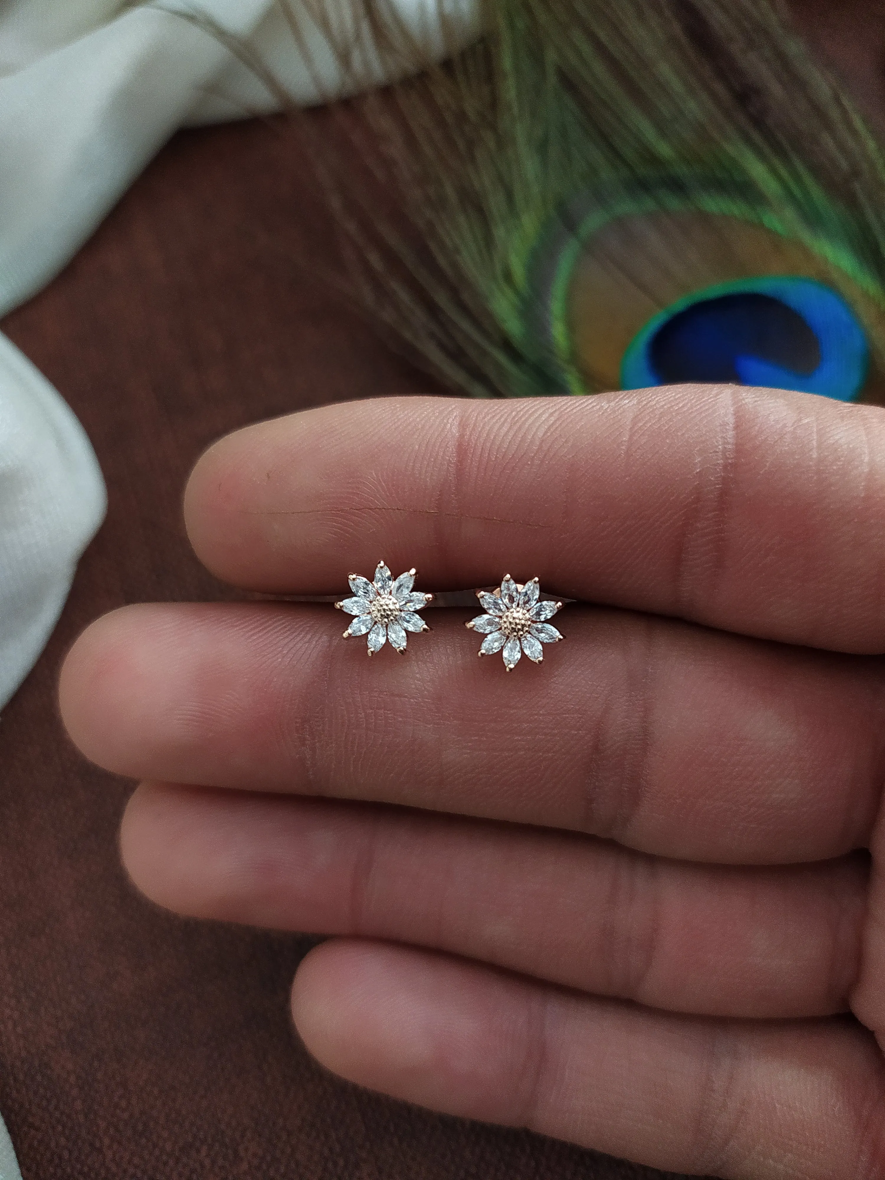 Enchanting Brilliance: The Sparkling Zircon Pendant Multi-Plated Chain Set